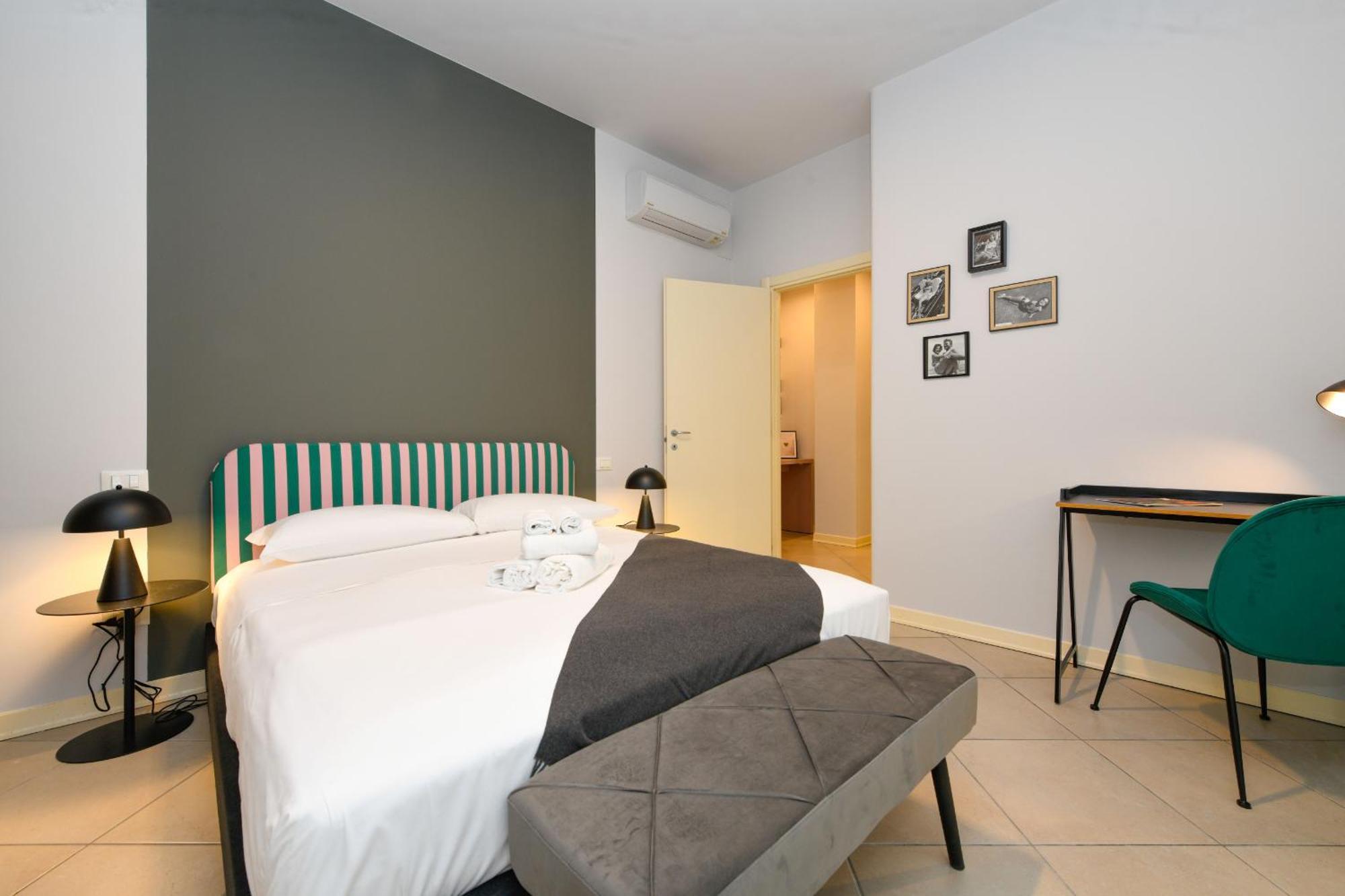 Desenzanoloft Official Partner Marriott Homes & Villas - Cocktail Lake Front Family Apartment Desenzano del Garda Exterior foto