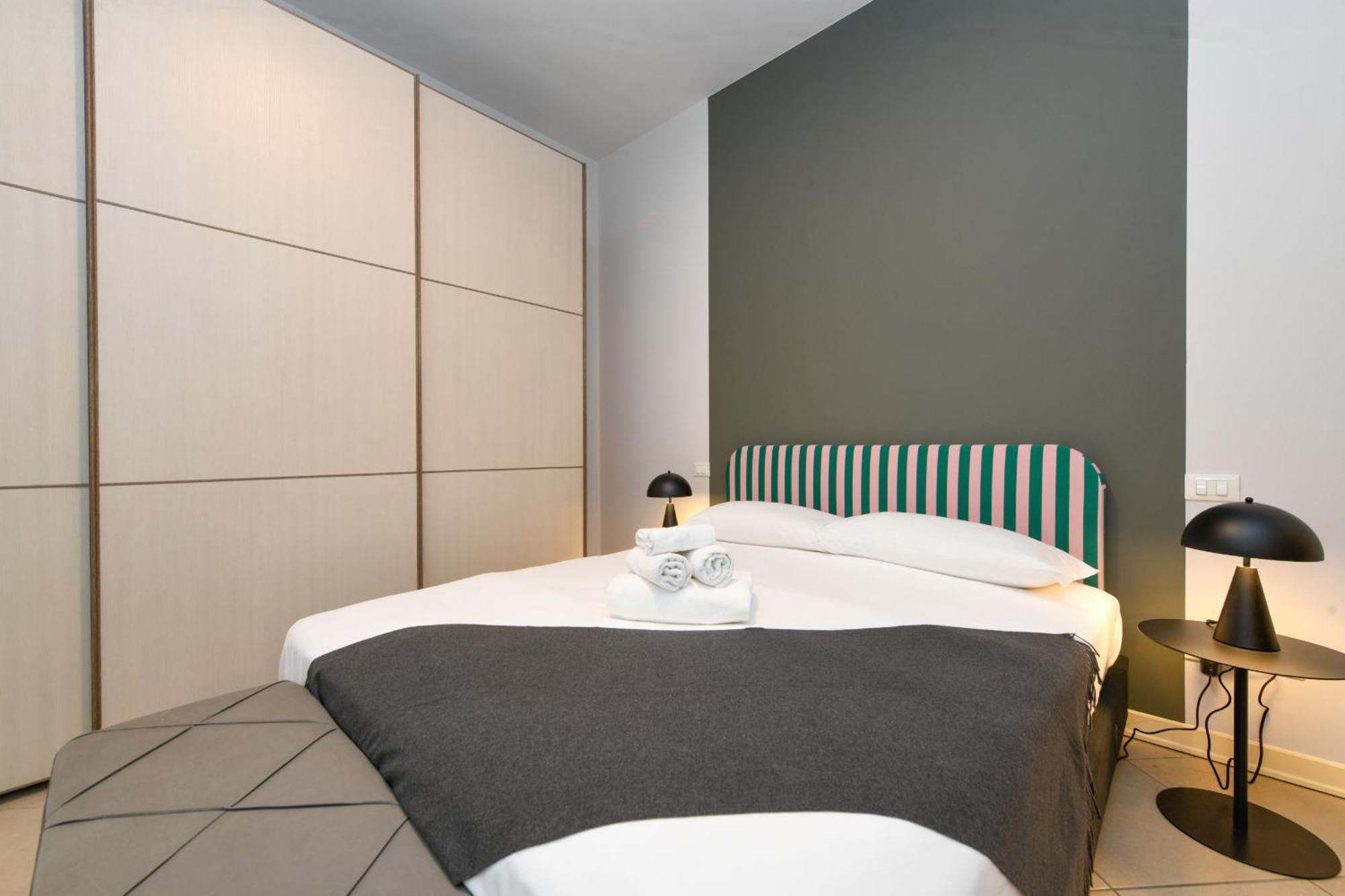Desenzanoloft Official Partner Marriott Homes & Villas - Cocktail Lake Front Family Apartment Desenzano del Garda Exterior foto