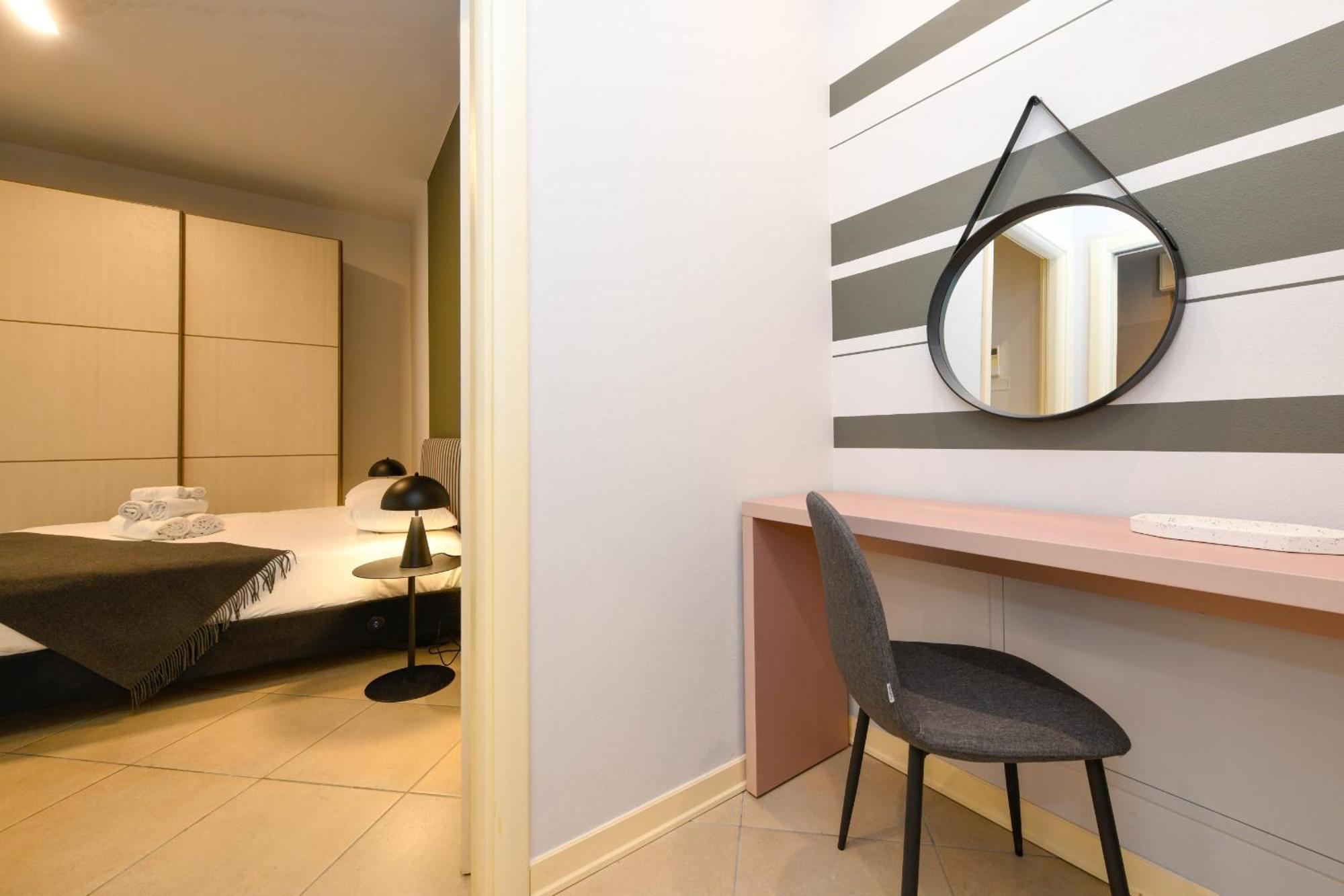 Desenzanoloft Official Partner Marriott Homes & Villas - Cocktail Lake Front Family Apartment Desenzano del Garda Exterior foto